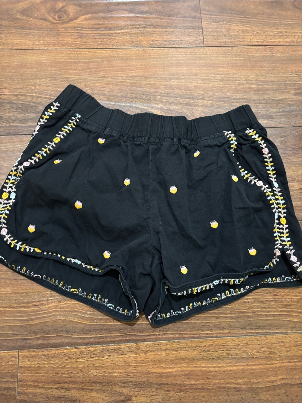 Madewell Black Embroidered Floral Athletic Shorts